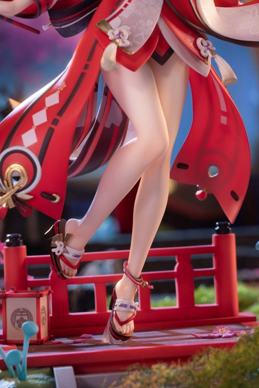 Descubre el apasionante mundo de Figura Yae Miko Versión Diversión Astuta Genshin Impact.