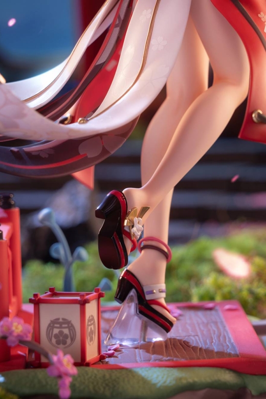 Descubre el apasionante mundo de Figura Yae Miko Versión Diversión Astuta Genshin Impact.