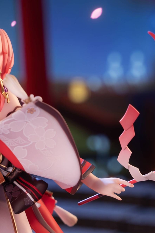 Descubre el apasionante mundo de Figura Yae Miko Versión Diversión Astuta Genshin Impact.