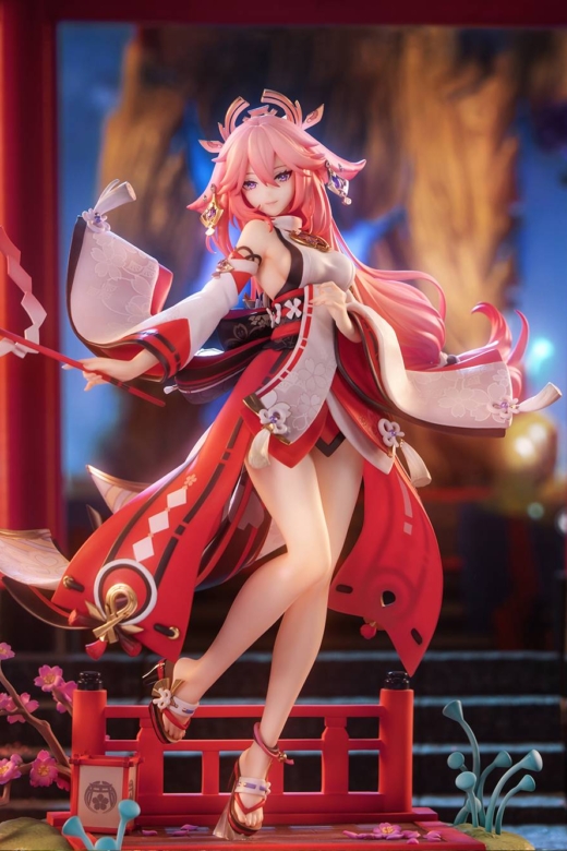 Descubre el apasionante mundo de Figura Yae Miko Versión Diversión Astuta Genshin Impact.