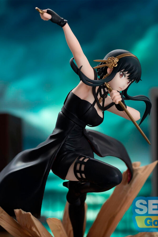 Descubre el apasionante mundo de Figura Yor Forger Princesa del Trono Spy x Family 19cm.