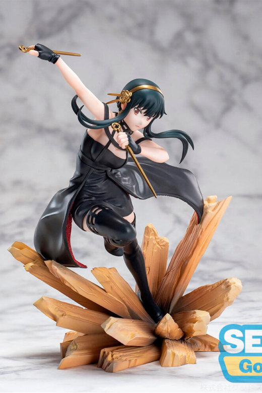 Descubre el apasionante mundo de Figura Yor Forger Princesa del Trono Spy x Family 19cm.
