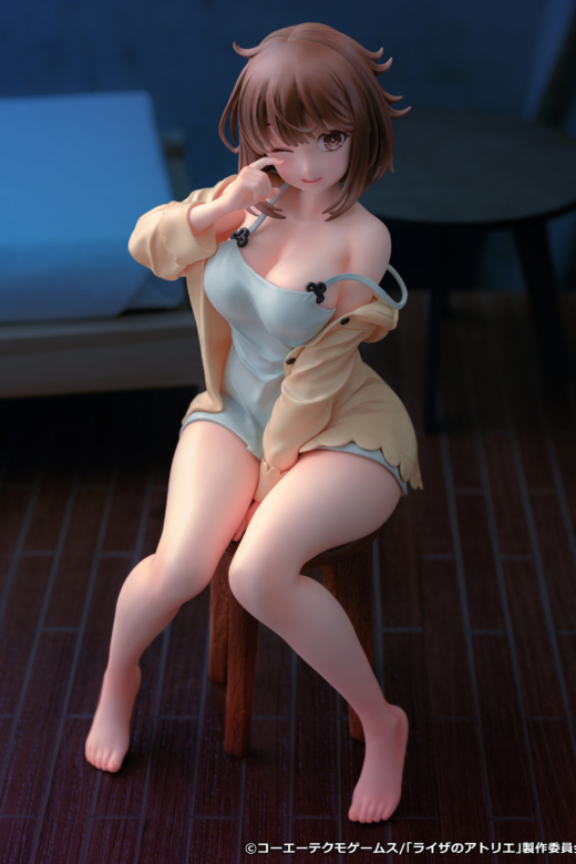 Descubre el apasionante mundo de Figura Atelier Ryza Reisalin Stout Ropa de Noche.